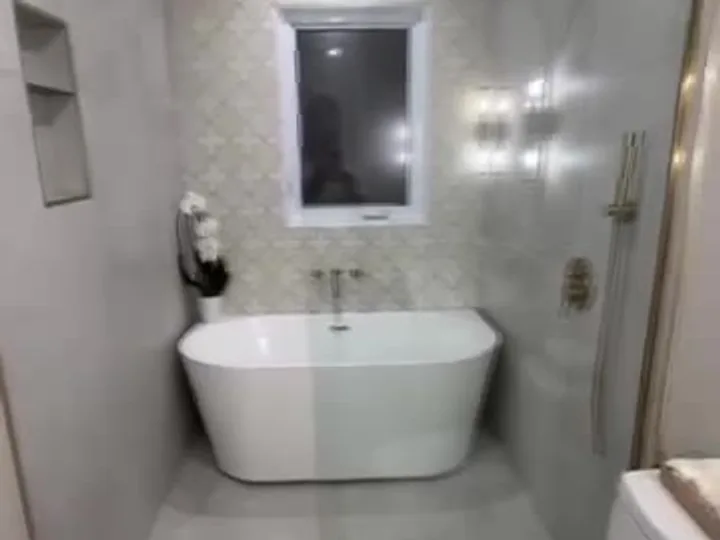 Agrandissement de salle de bain avec douche à l'italienne, Après
